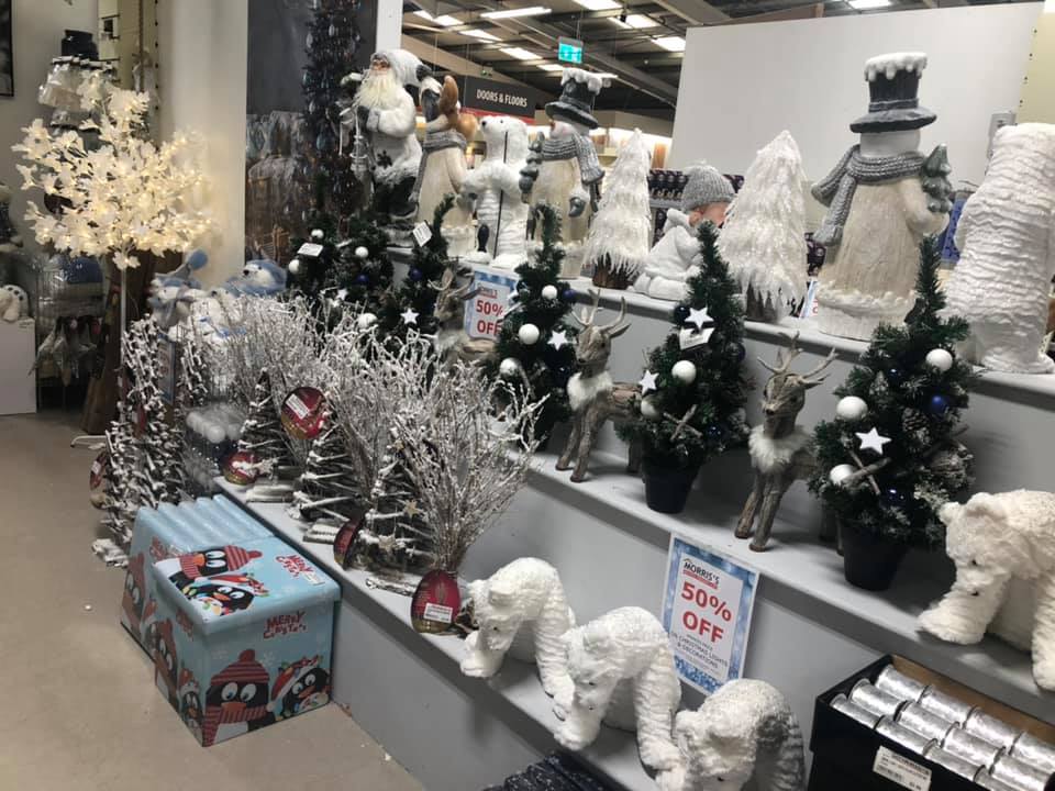 MORRIS'S DIY CHRISTMAS 1