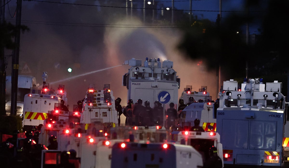 water canon, police, Belfast