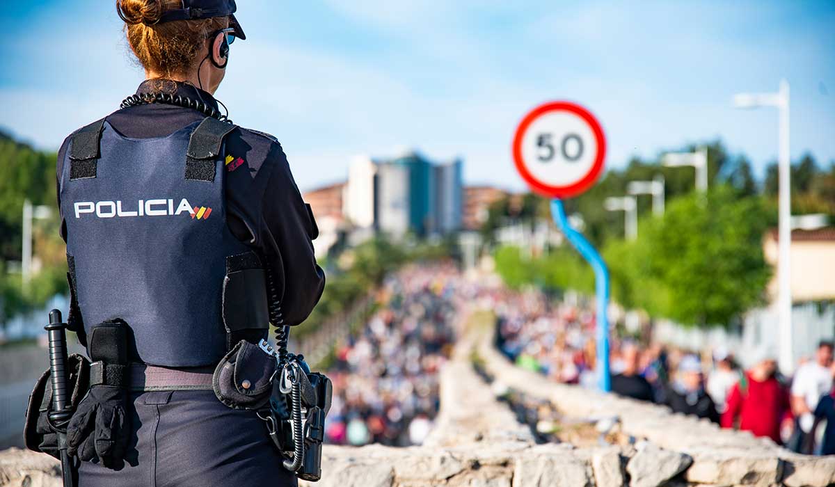 spanish police feat