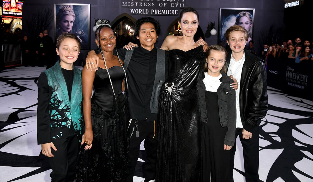 LOS ANGELES, CALIFORNIA - SEPTEMBER 30: (L-R) Knox Léon Jolie-Pitt, Zahara Marley Jolie-Pitt, Pax Thien Jolie-Pitt, Angelina Jolie, Vivienne Marcheline Jolie-Pitt, and Shiloh Nouvel Jolie-Pitt attend the world premiere of Disney's “Maleficent: Mistress Of Evil" at El Capitan Theatre on September 30, 2019 in Los Angeles, California. (Photo by Kevin Winter/Getty Images)