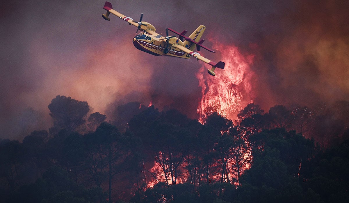 GettyImages Wildfires France aircraft 1