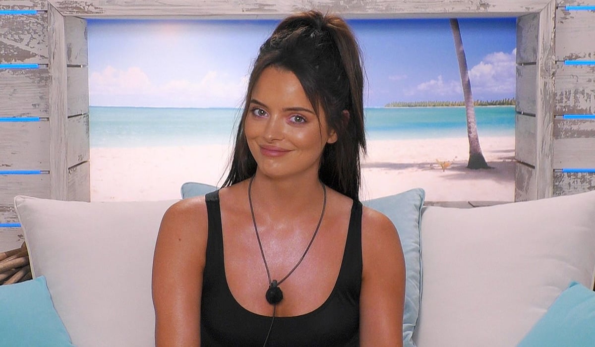 Editorial Use Only. No Merchandising. No Commercial Use. Mandatory Credit: Photo by ITV/Shutterstock (10328594p) Maura Higgins 'Love Island' TV Show, Series 5, Episode 29, Majorca, Spain - 05 Jul 2019 *Michael Tries to Make Amends with Amber But Are There Still Feelings Between the Pair? *Single Jordan and Amber Each Take an Islander on a Date *Maura Sets Her Sights on Newly-Single Curtis *Curtis Feels Like a Weight Has Been Lifted Off His Shoulders
