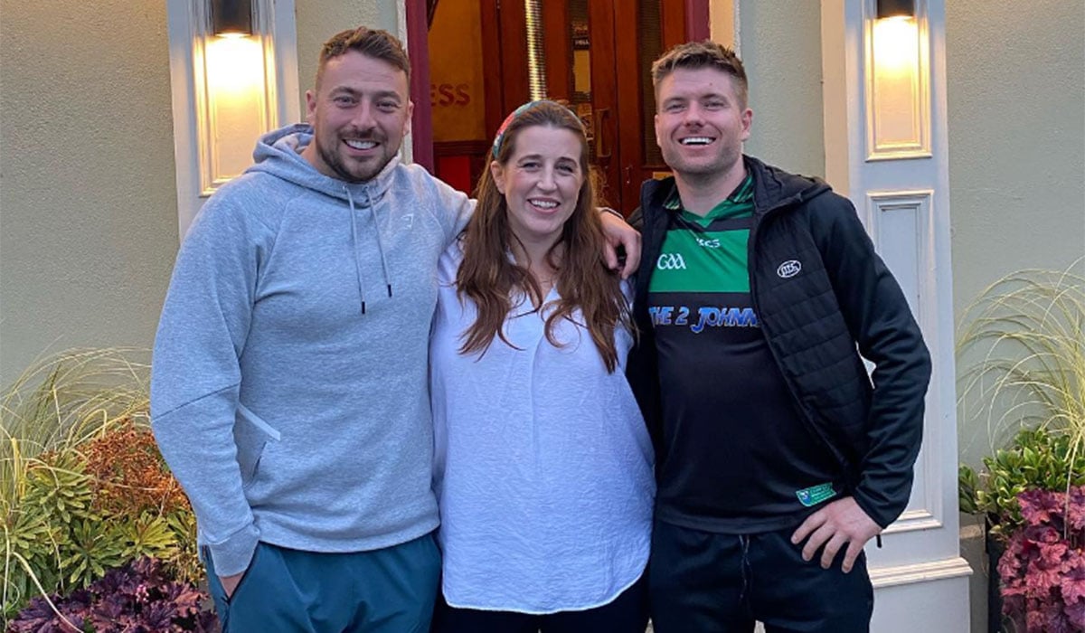 Maura Fay, The 2 Johnnies