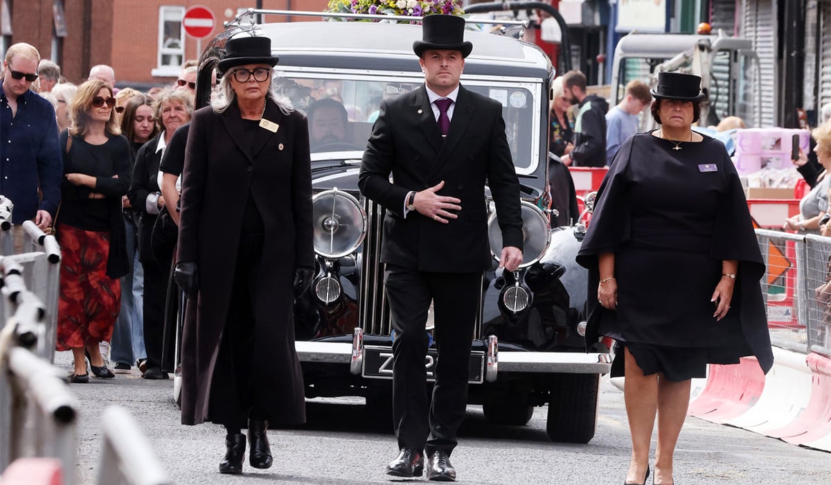Brenda Fricker Funeral 19