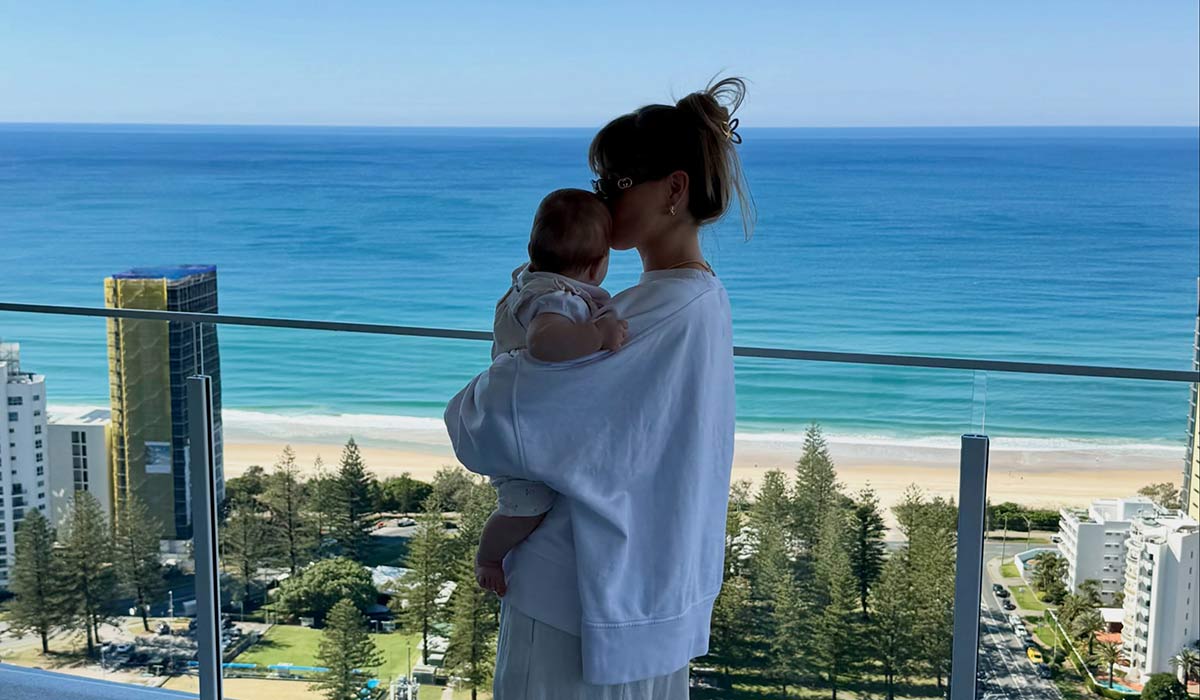 Harriet Beirne in Australia with her daughter. Pic: Harriet Beirne / Instagram