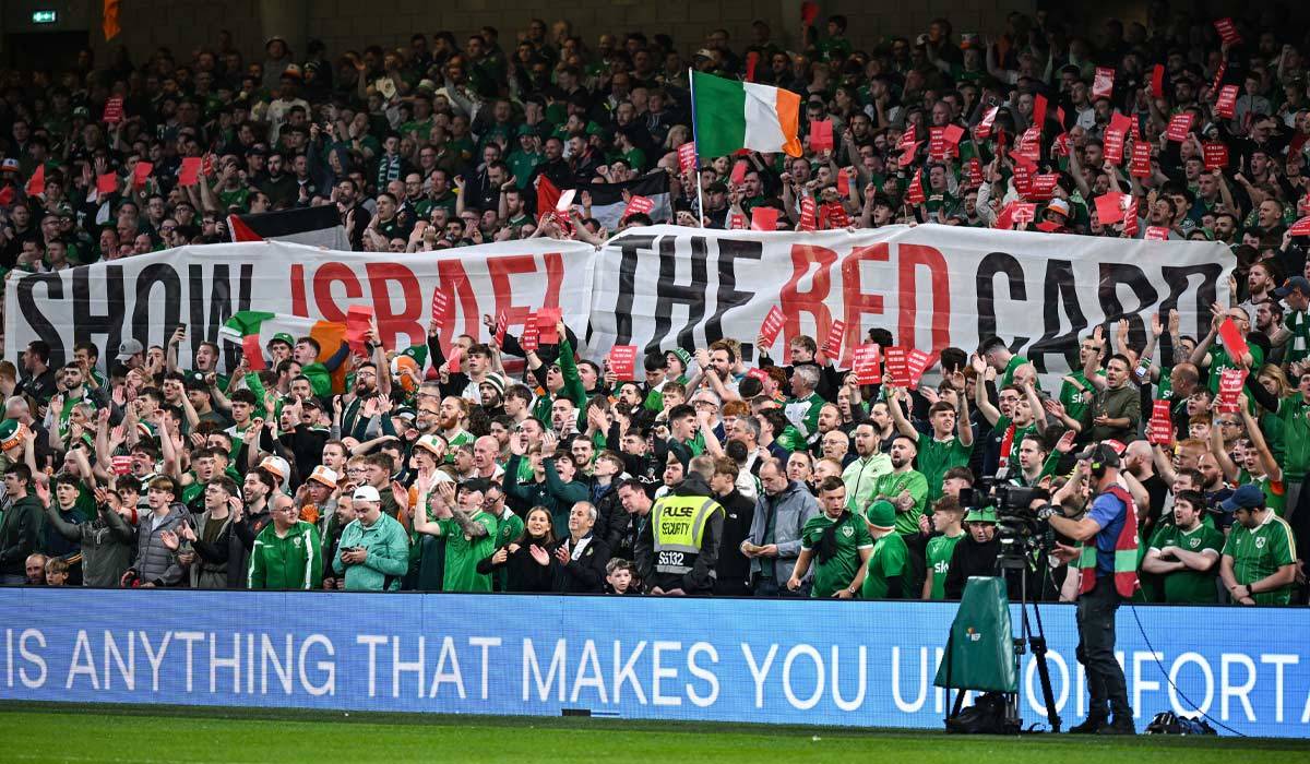 stop the game 6 September 2025; Republic of Ireland supporters make their feelings know as they protest against Israel before the FIFA World Cup 2026 Group F qualifying match between Republic of Ireland and Hungary at the Aviva Stadium in Dublin. Photo by David Fitzgerald/Sportsfile