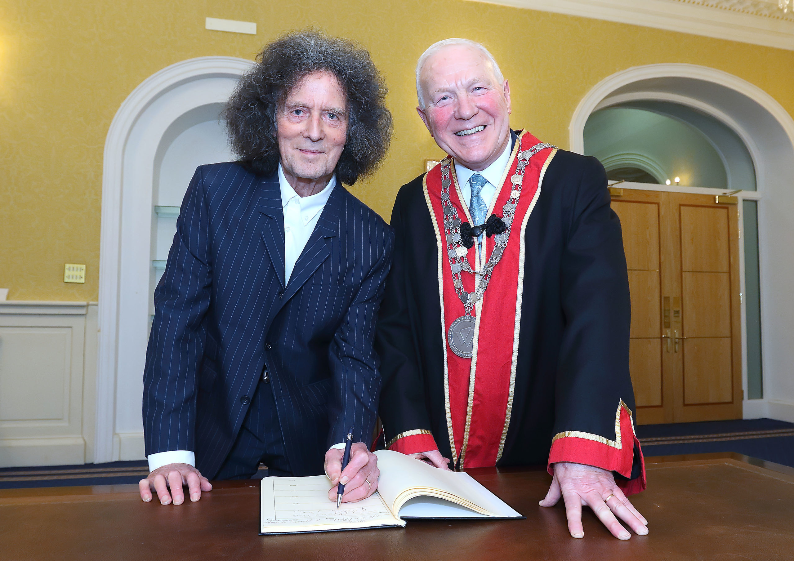 Gilbert O'Sullivan becomes Freeman